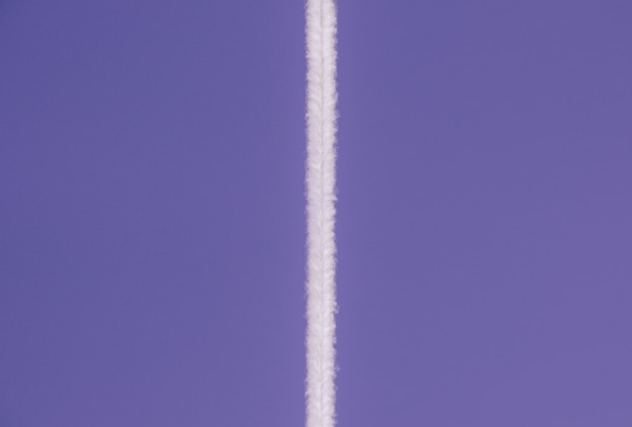 Photo Tall White alien physical description