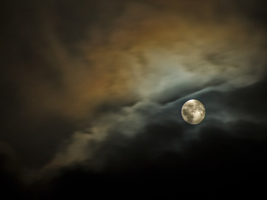 Photo Moon conspiracies
