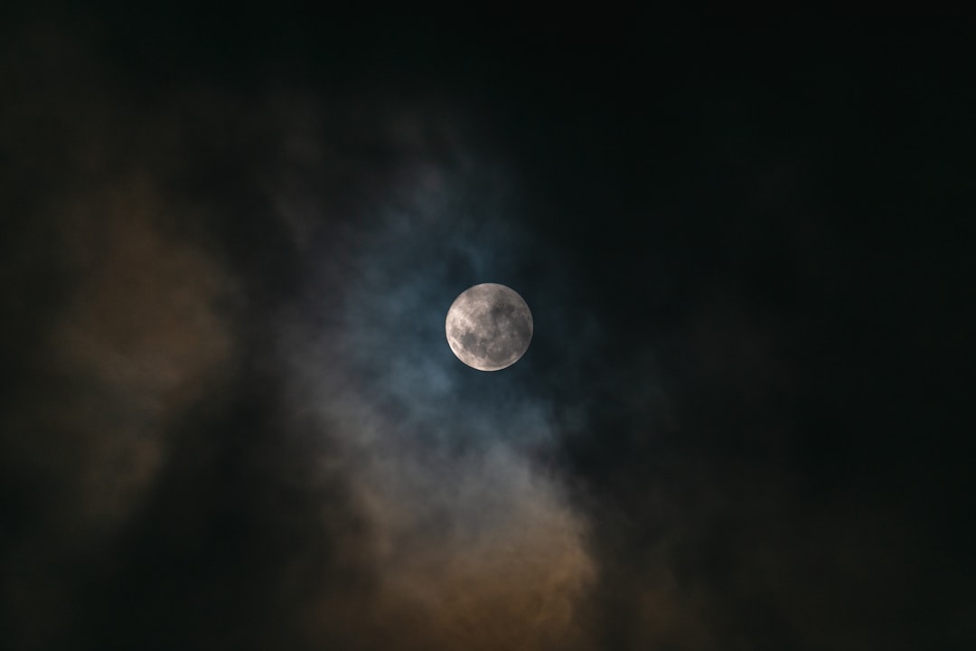 Photo Moon Soul Trap