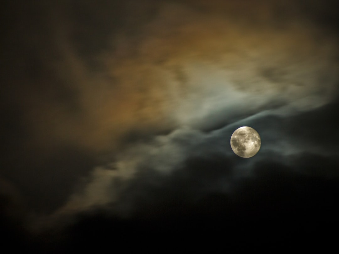 Photo Moon, soul trap