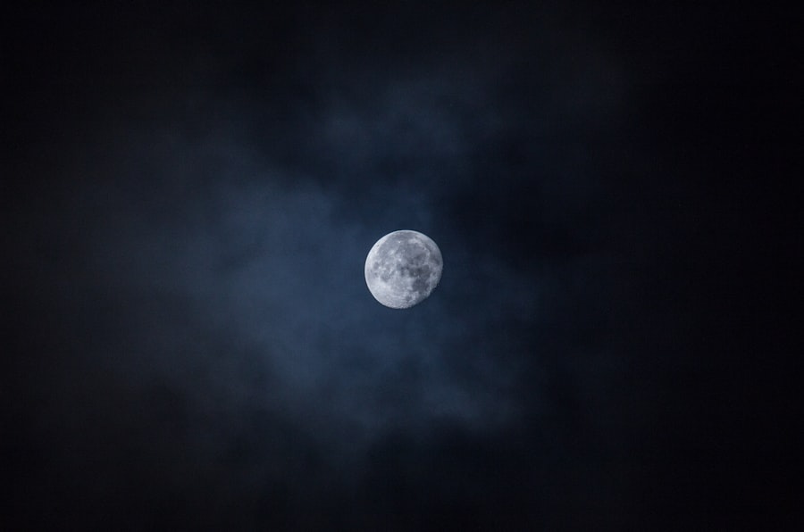 Photo Moon conspiracy