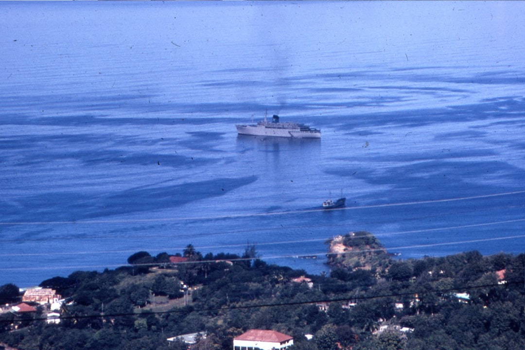 Photo Navy radar room incident 2004