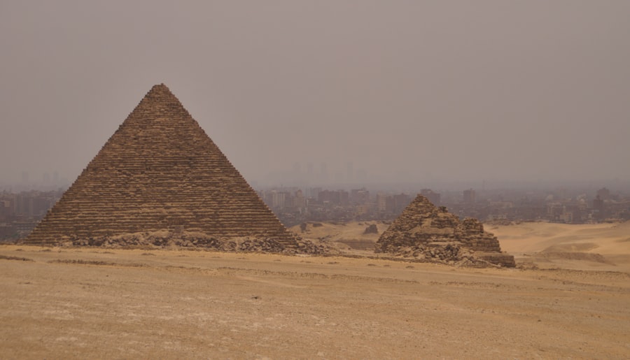 Photo pyramids, electricity