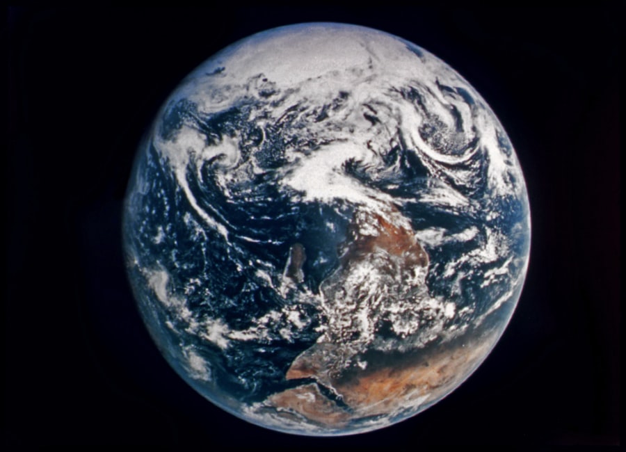 Photo earth based satellite