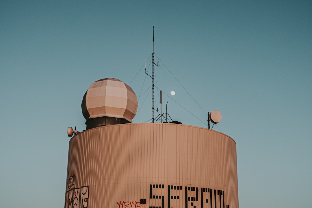 Photo ufo beam weapons facility