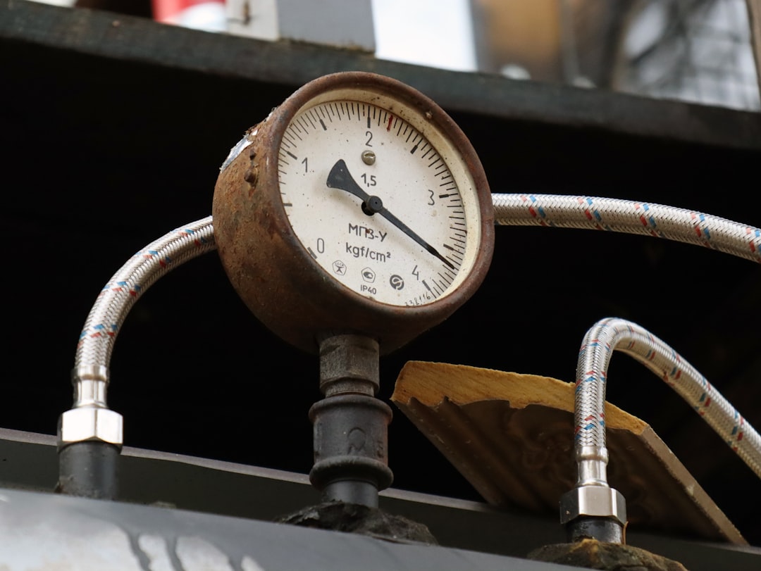 Photo reservoir pressure fluctuations