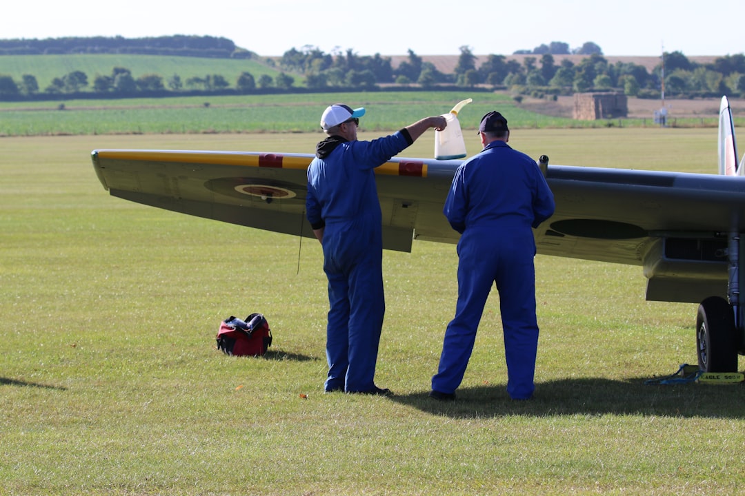 Photo aircraft field coupling study
