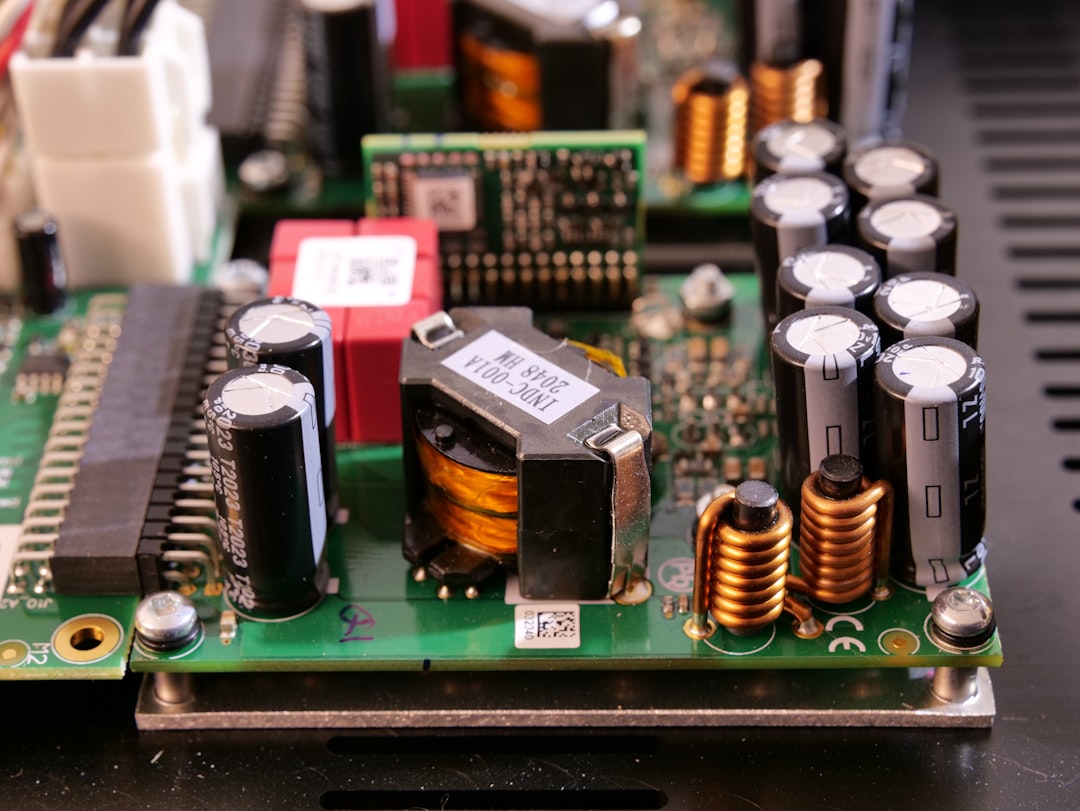 Photo asymmetric capacitor
