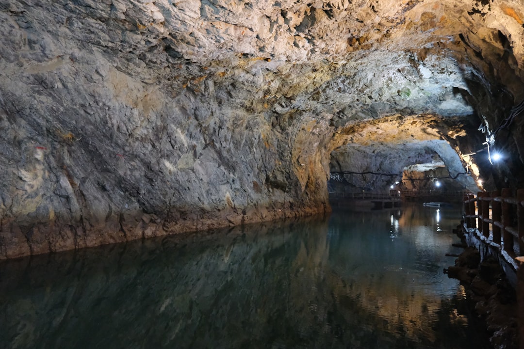 Photo subterranean tunnels