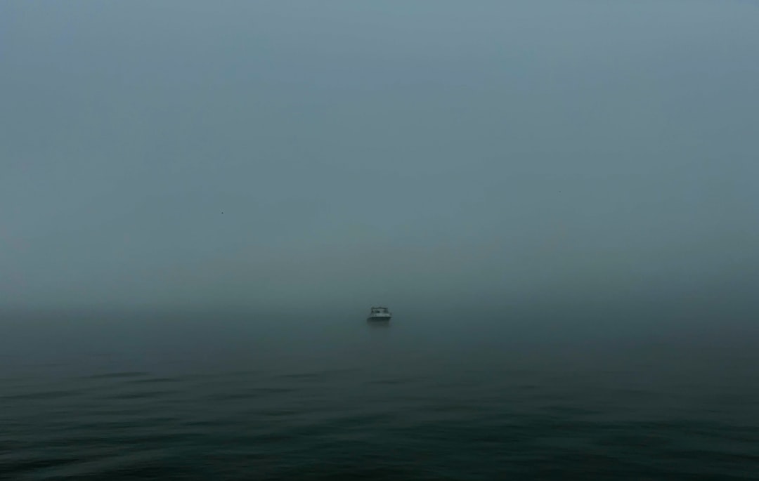 Photo ferry horizon fog wall