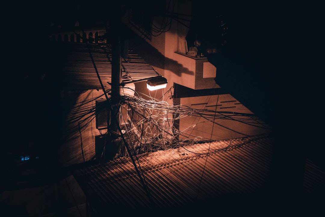 Photo beacon cycles generator loads