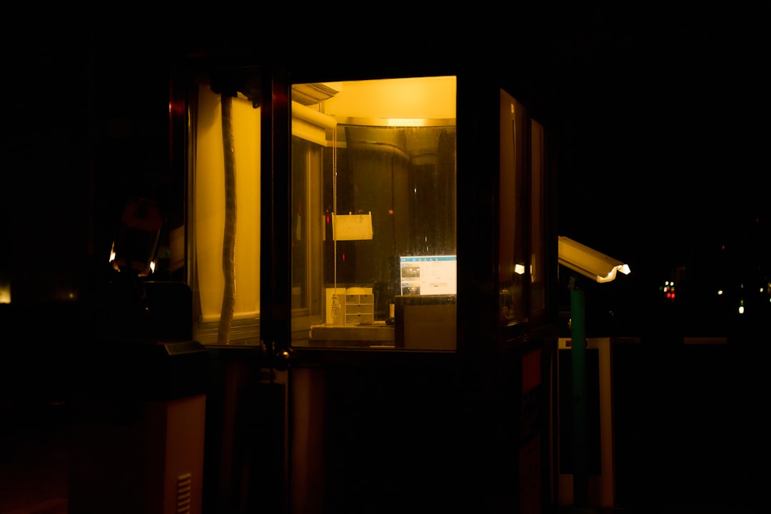 Photo microwave emission correlation uap