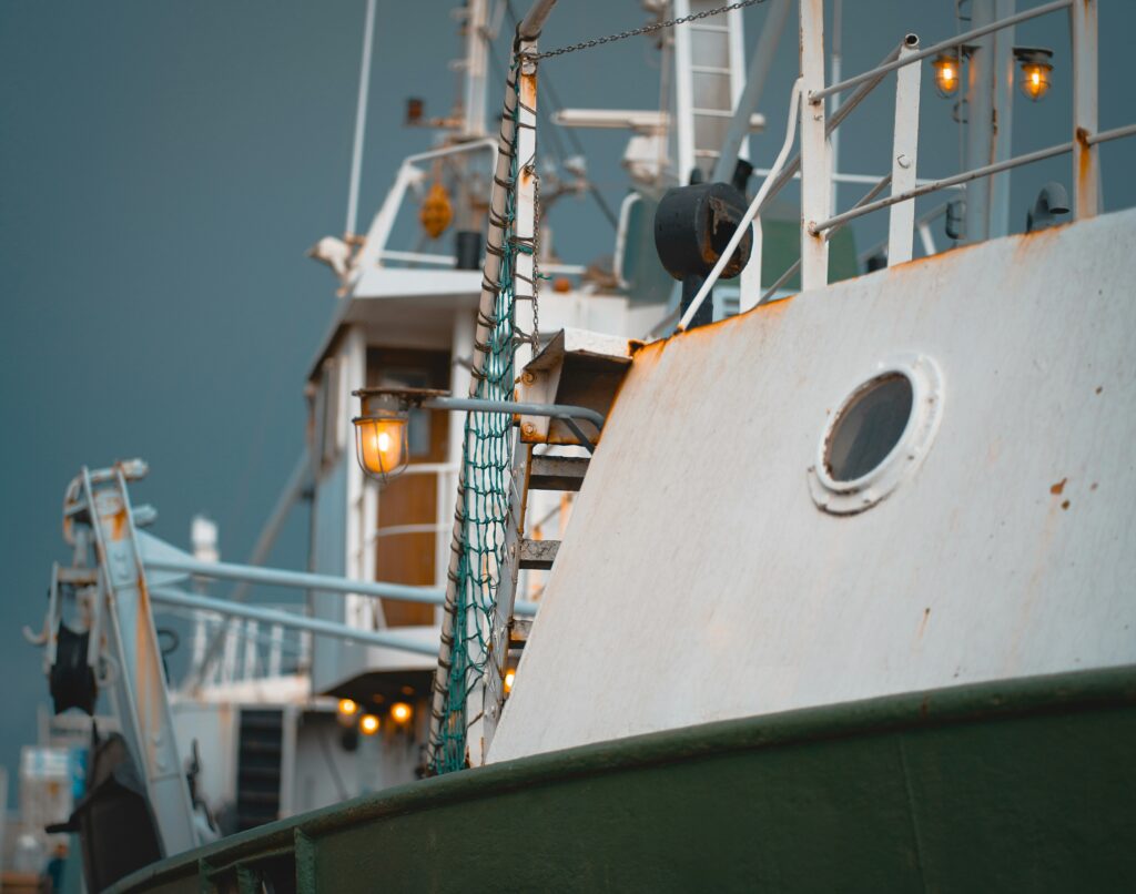 Navigating Trawler Course Correction: Understanding Pressure Seams