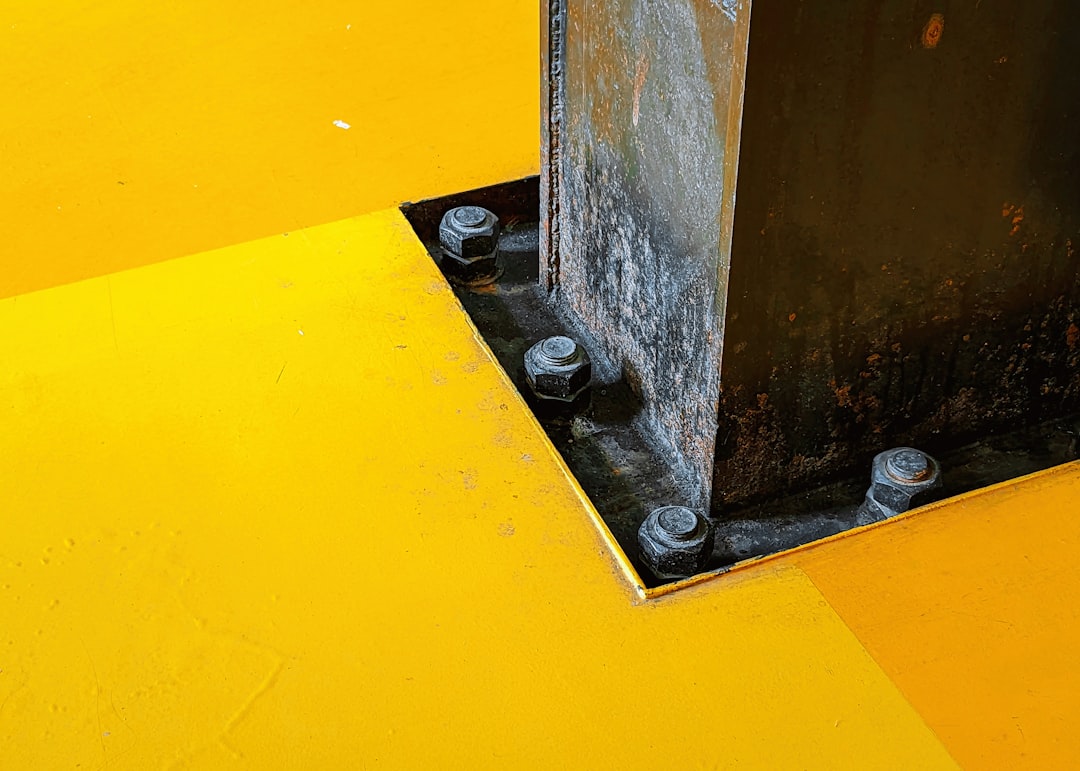 Photo surface controlled laminar extraction