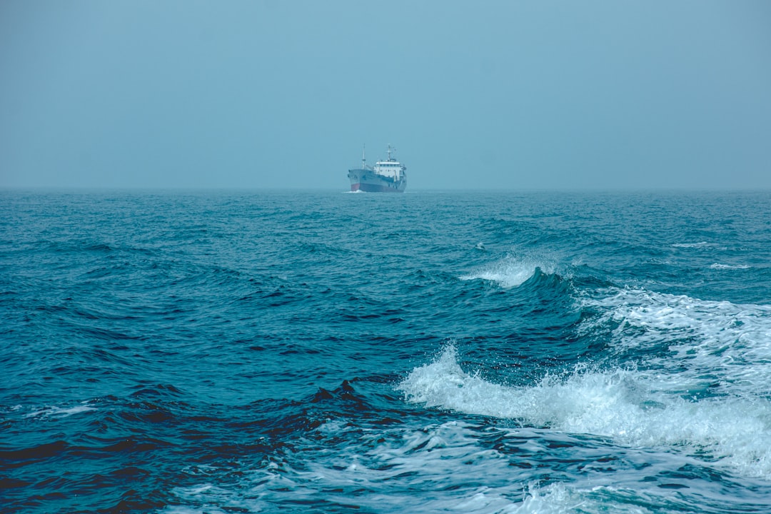 Photo maritime insurance spikes