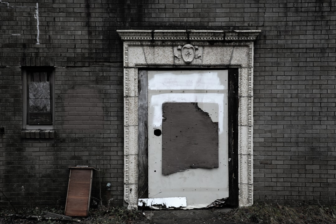 Photo Bio-Digital door failure incident