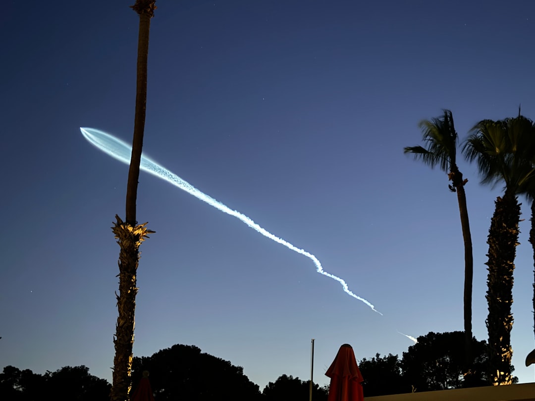 Photo cigar shaped UFO