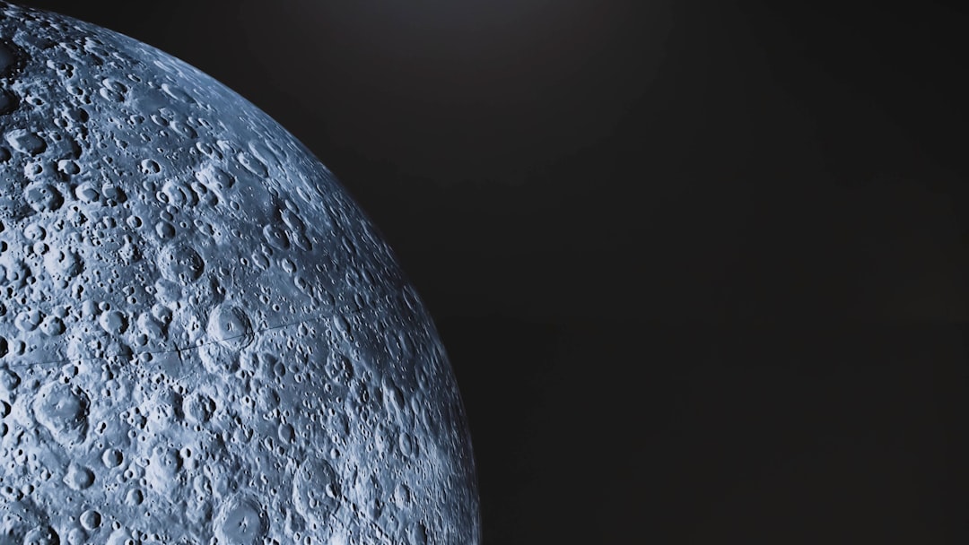 Photo Artificial Moon documentary