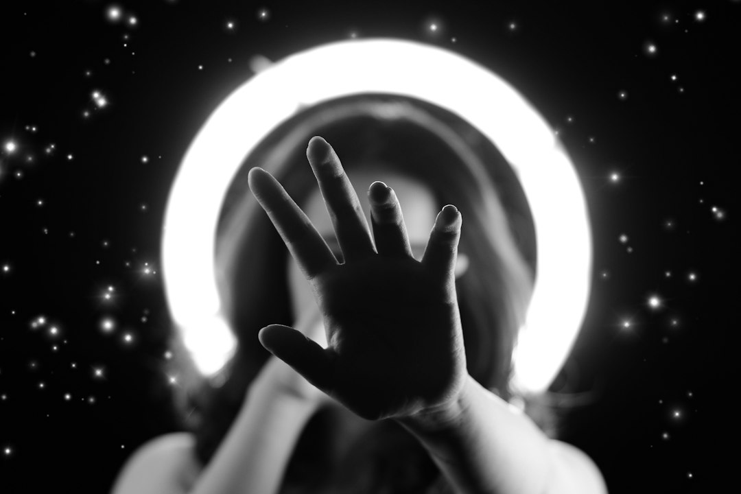 Photo UFO perception manipulation hypothesis